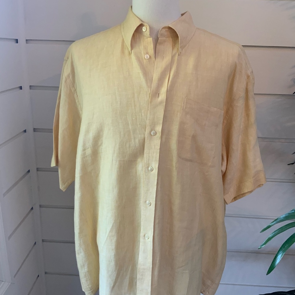Men’s Jos A. Bank Traveler’s Collection Short Sleeve Linen Shirt.  Size XL